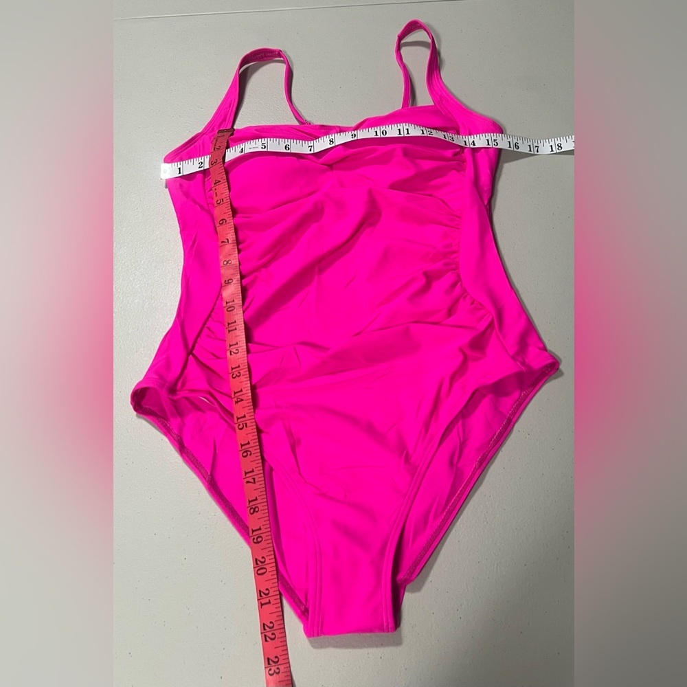 🆕 Pink Ruched One Piece Swimsuit - Picture 7 of 8